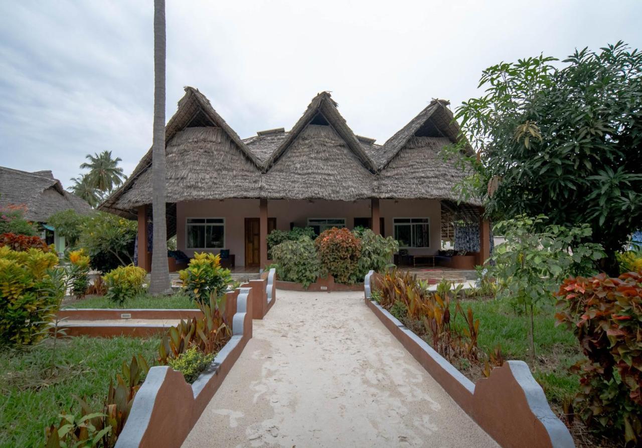 Utende Meremeta Lodge מראה חיצוני תמונה